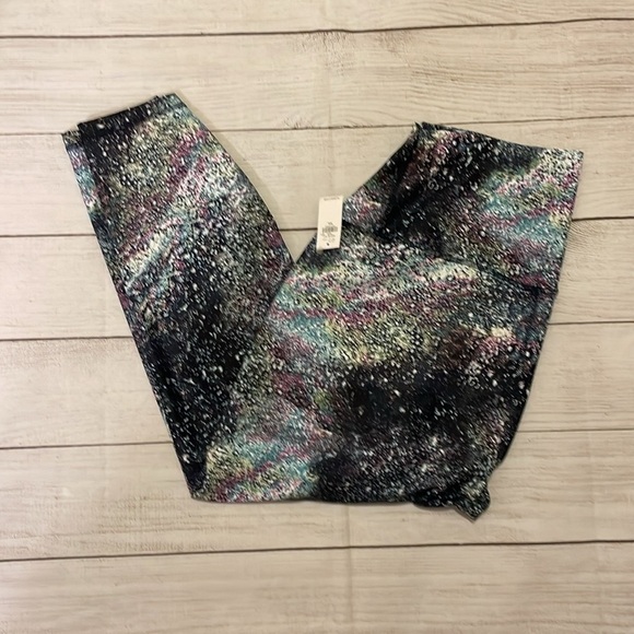 Old Navy Pants - NWT Old Navy Powersoft Extra High Rise Leggings​​​​